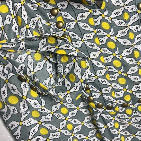 Angie Blouse Top Size Medium Stud Detail Yellow Green - Picture 4 of 8
